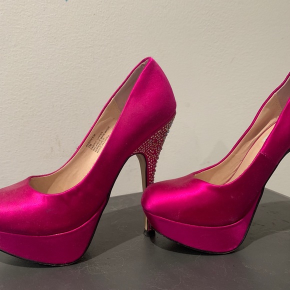Pink Steve Madden Heels - Picture 2 of 6